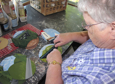 Dawn assembling vacation plaques